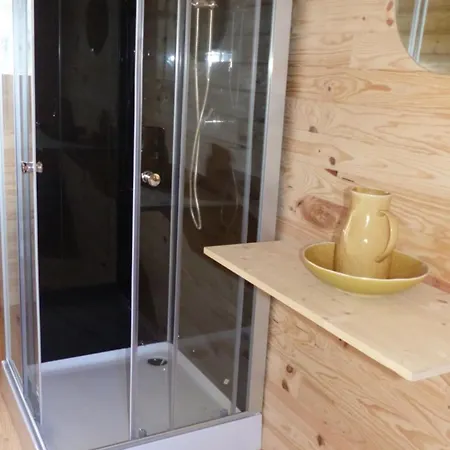 Au Bord D'un Etang *