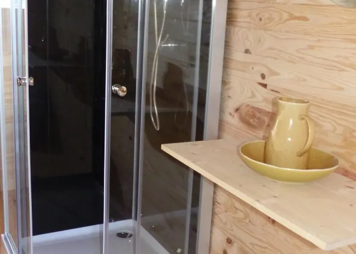 Au Bord D'un Etang *